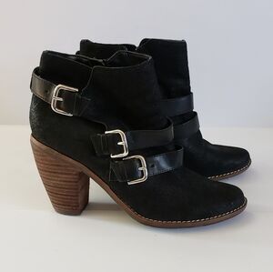 DV Ankle Booties suede material